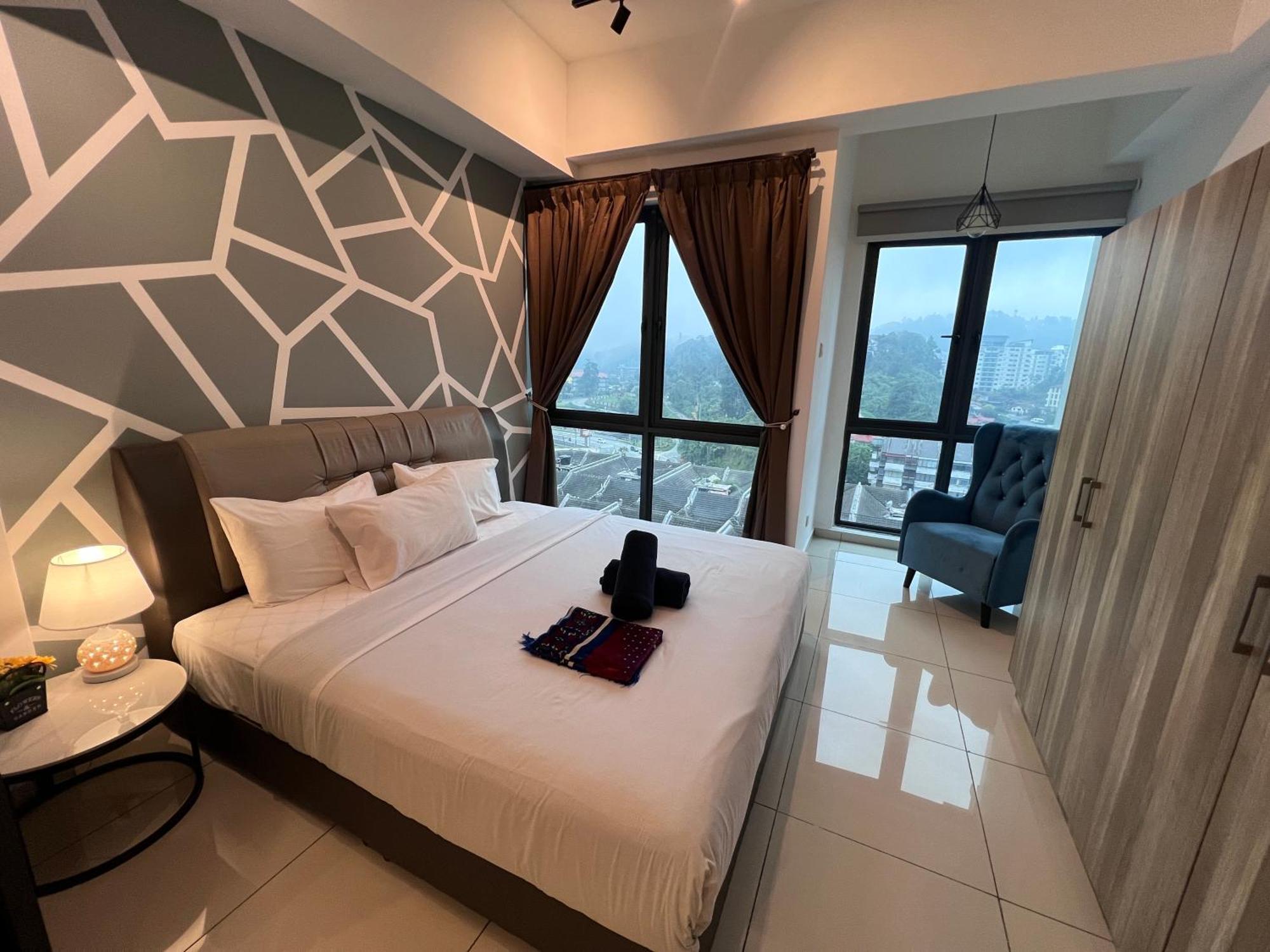Blue Jade Apartment *